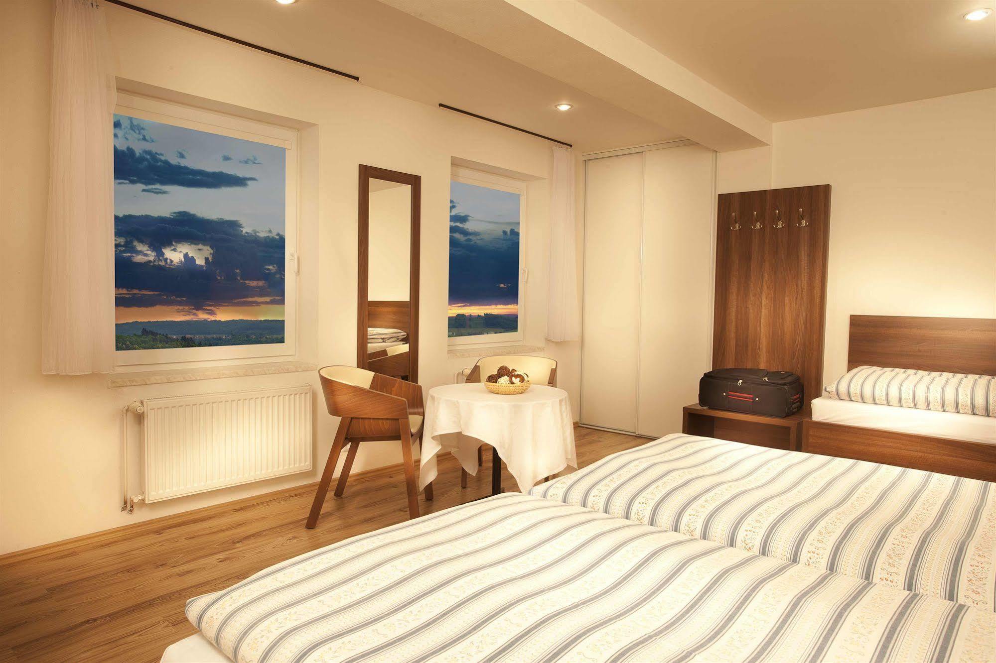 Pension Primus Beroun  Extérieur photo