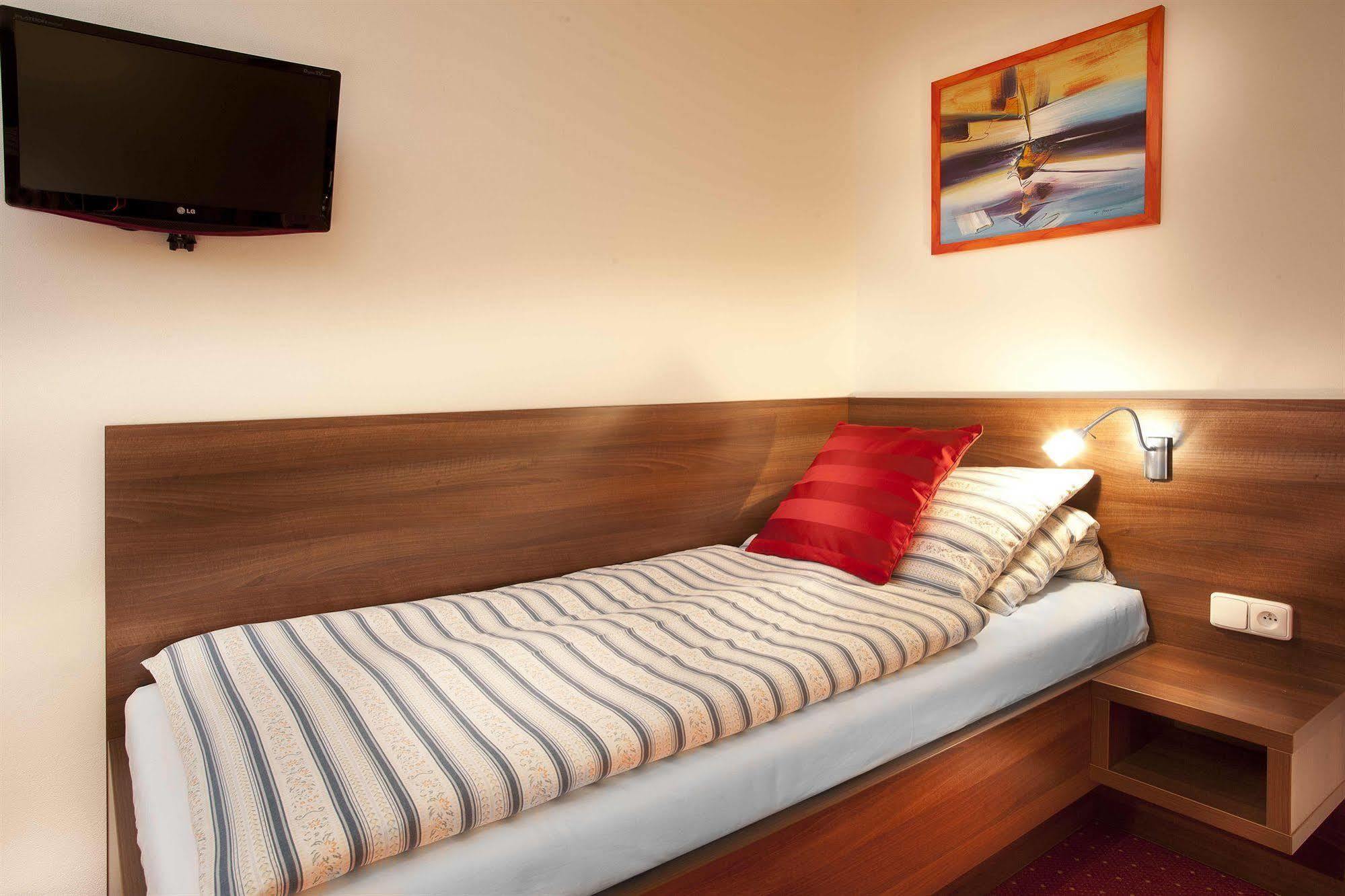 Pension Primus Beroun  Extérieur photo