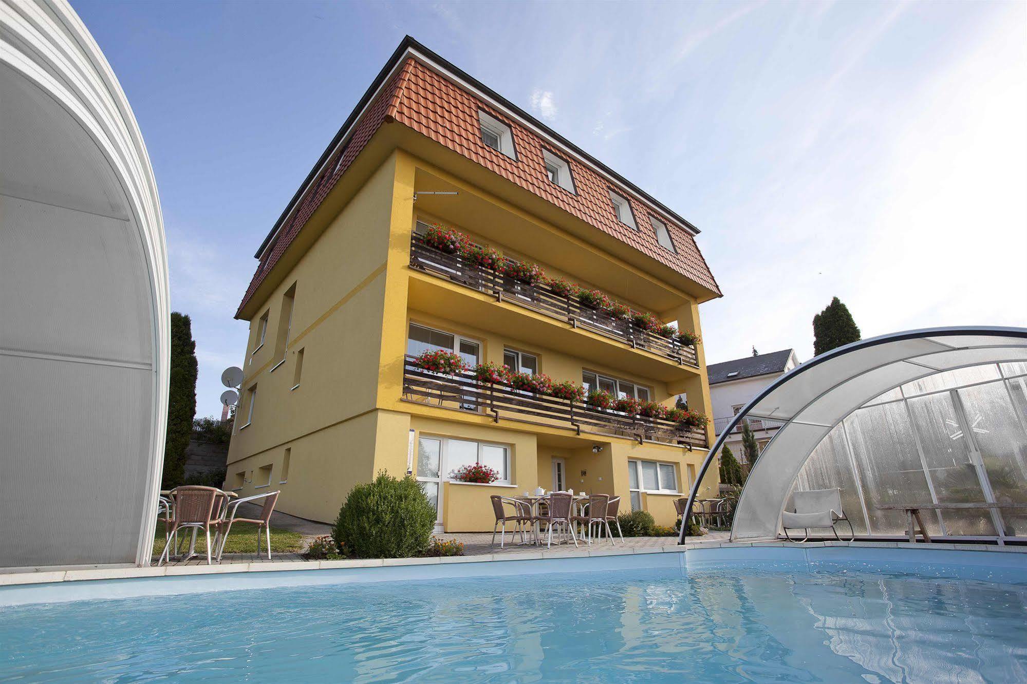 Pension Primus Beroun  Extérieur photo