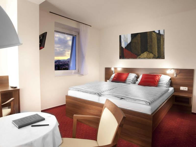 Pension Primus Beroun  Extérieur photo